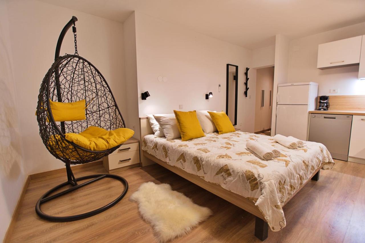 Apartments Kiwi 로비니 외부 사진
