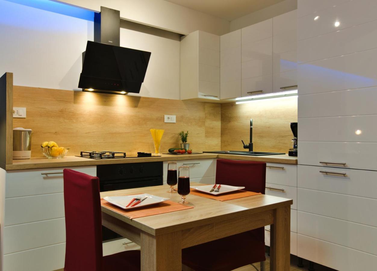 Apartments Kiwi 로비니 외부 사진