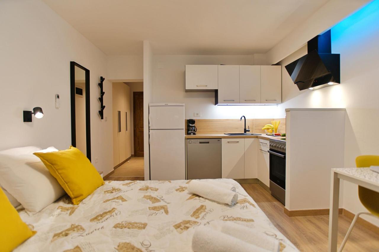 Apartments Kiwi 로비니 외부 사진