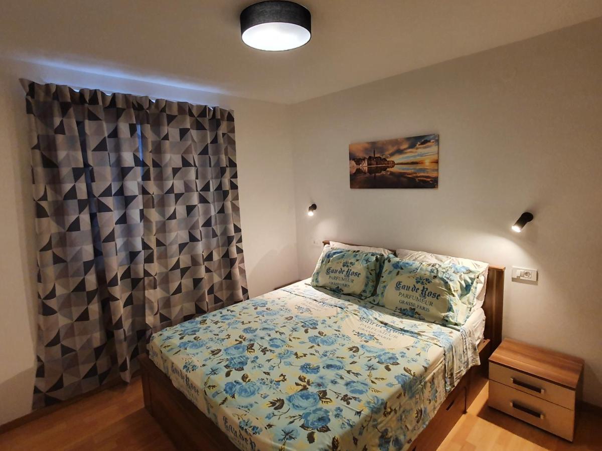 Apartments Kiwi 로비니 외부 사진