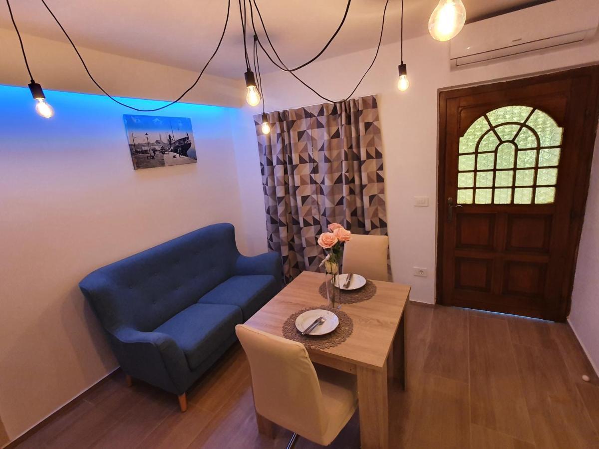 Apartments Kiwi 로비니 외부 사진